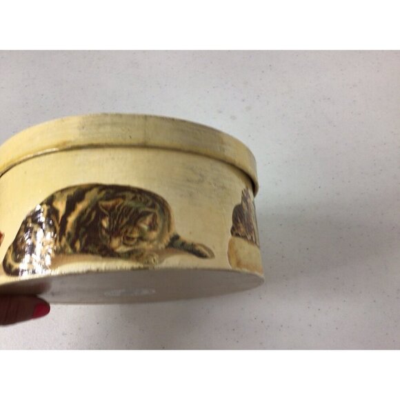 Vintage Victorian Cat Keepsake Treasure Box - Picture 9 of 9